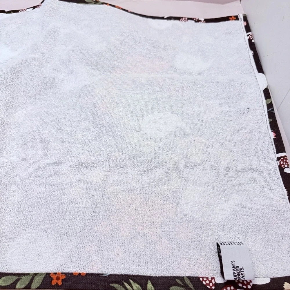 Halloween Tea Towels Set 2 Glow in the Dark NOS Rare Spooky Party Decor NOS NEW